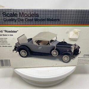 JLE Scale Model Die Cast Ford Roadster NEW